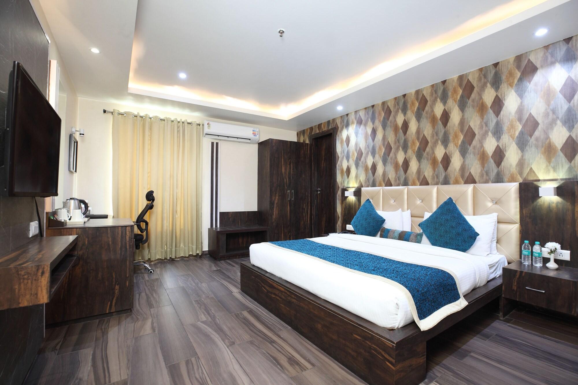 Pinnacle By Click Hotels, Lucknow Esterno foto
