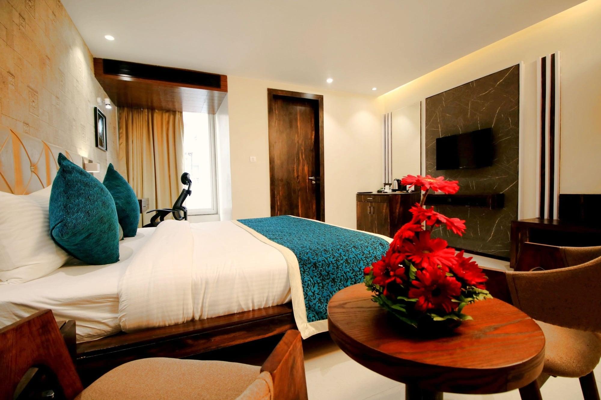 Pinnacle By Click Hotels, Lucknow Esterno foto