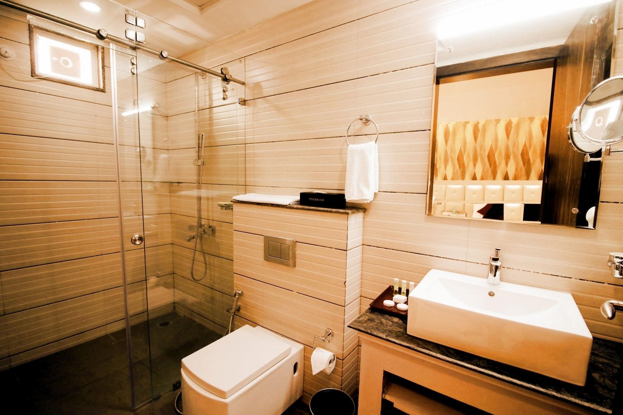Pinnacle By Click Hotels, Lucknow Esterno foto
