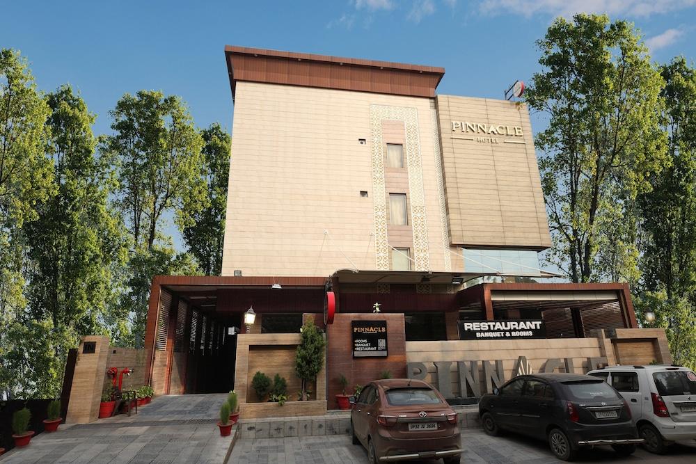 Pinnacle By Click Hotels, Lucknow Esterno foto