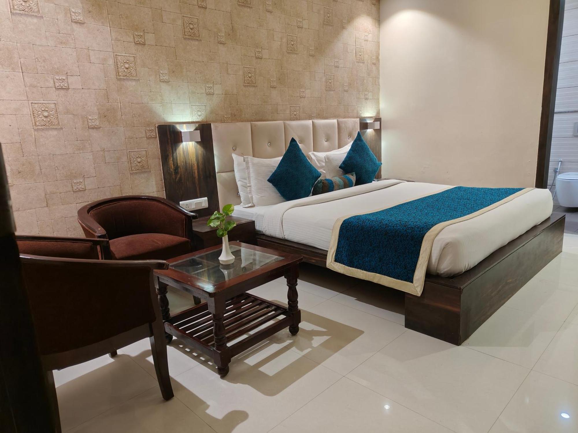 Pinnacle By Click Hotels, Lucknow Esterno foto