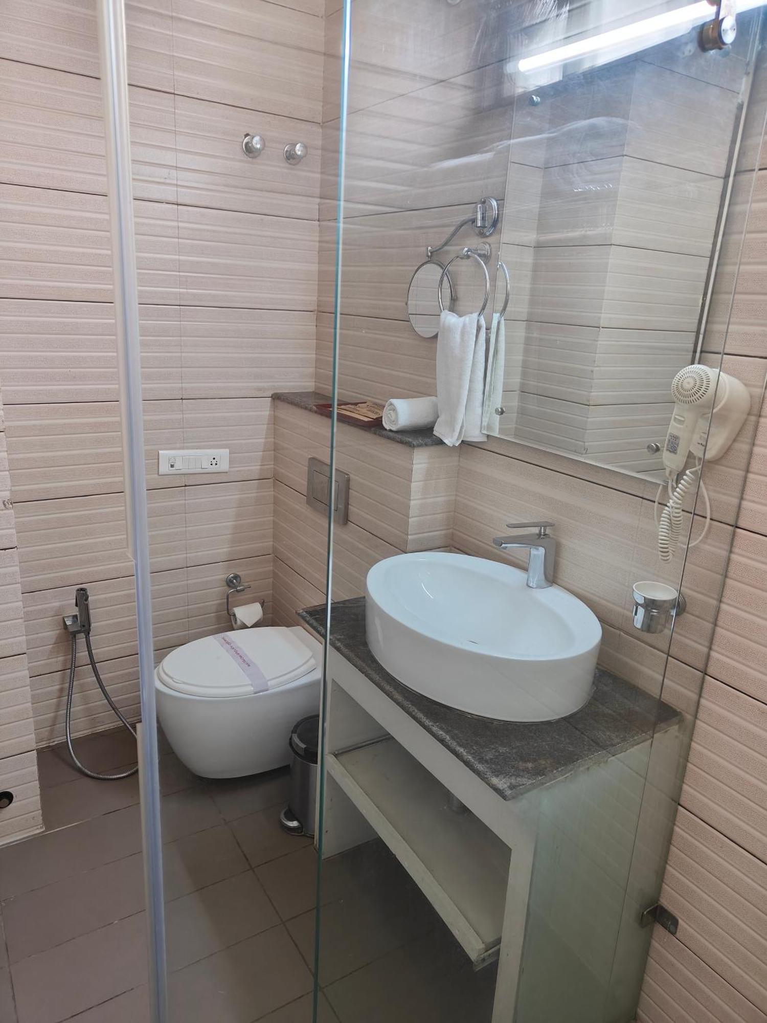 Pinnacle By Click Hotels, Lucknow Esterno foto