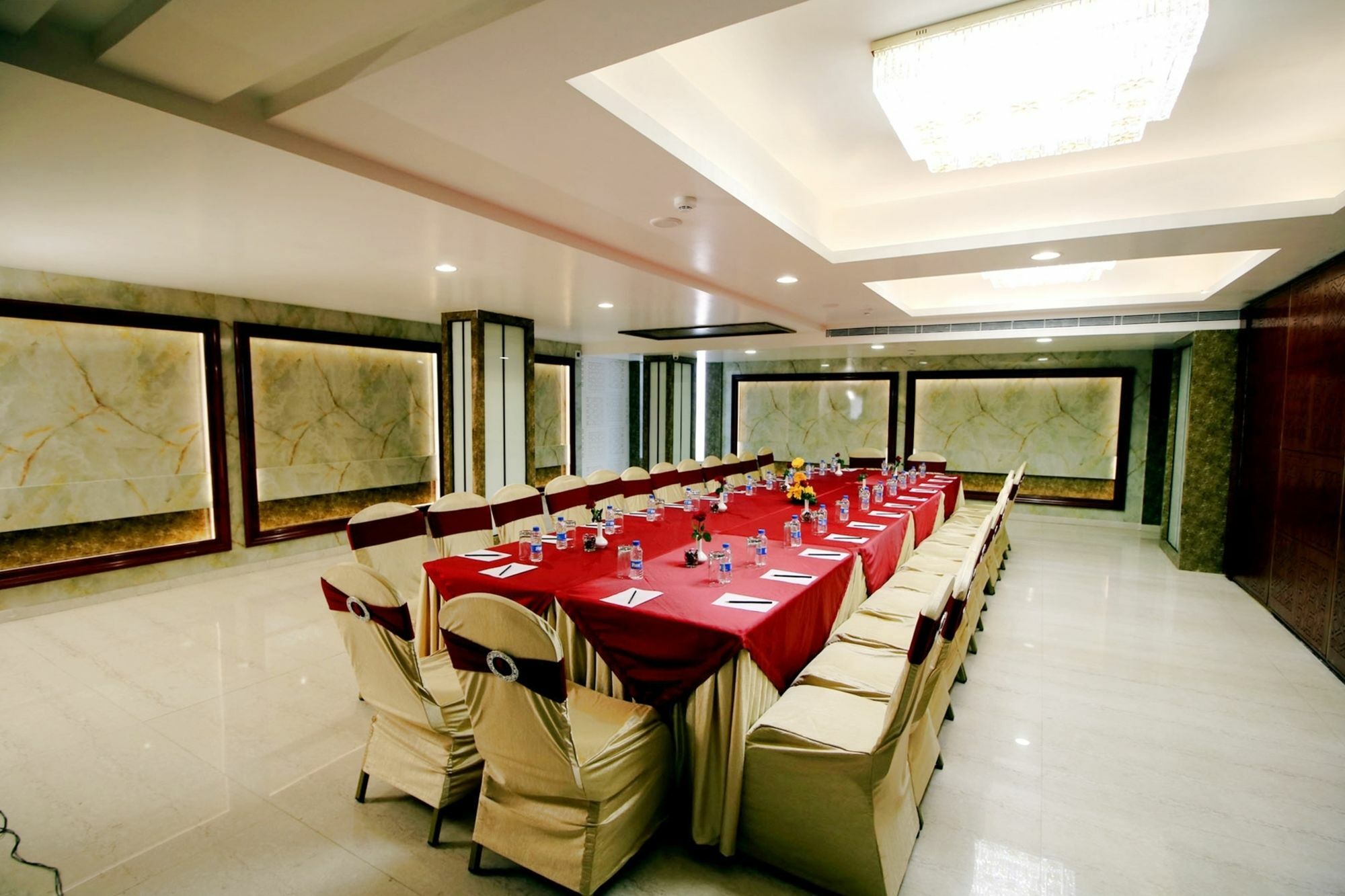 Pinnacle By Click Hotels, Lucknow Esterno foto
