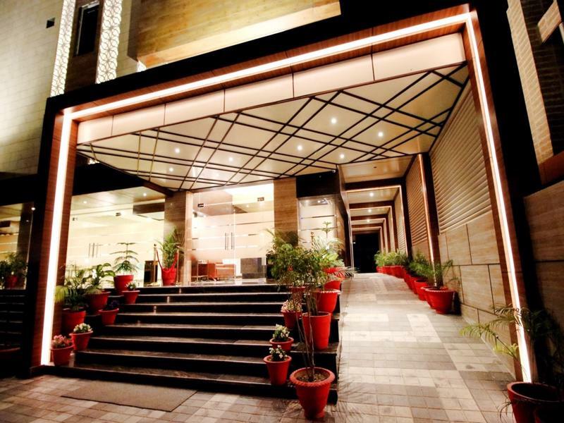Pinnacle By Click Hotels, Lucknow Esterno foto
