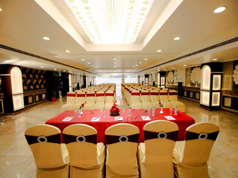 Pinnacle By Click Hotels, Lucknow Esterno foto