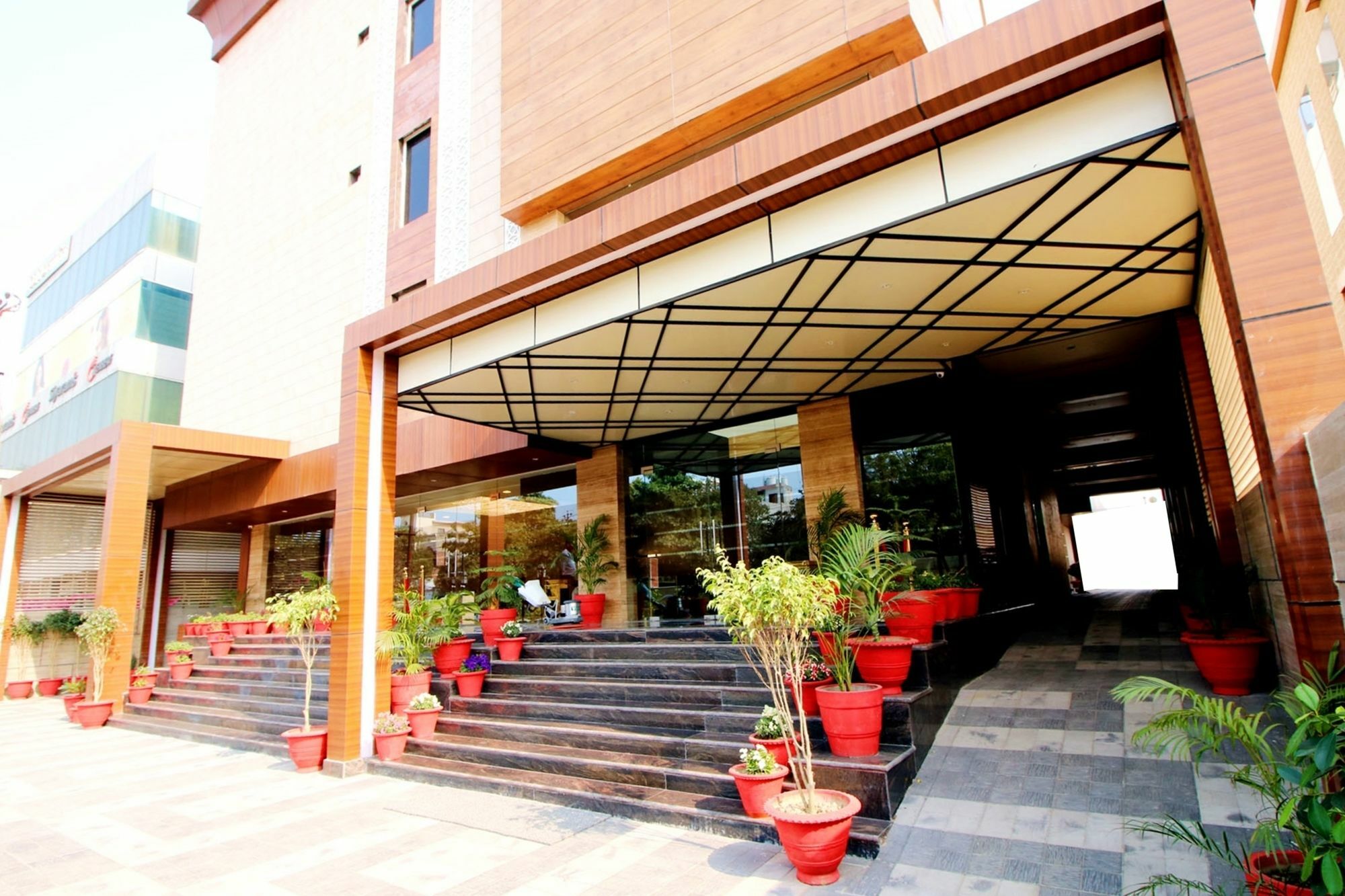 Pinnacle By Click Hotels, Lucknow Esterno foto