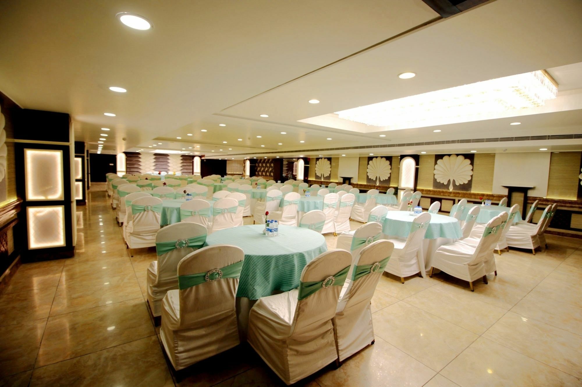 Pinnacle By Click Hotels, Lucknow Esterno foto