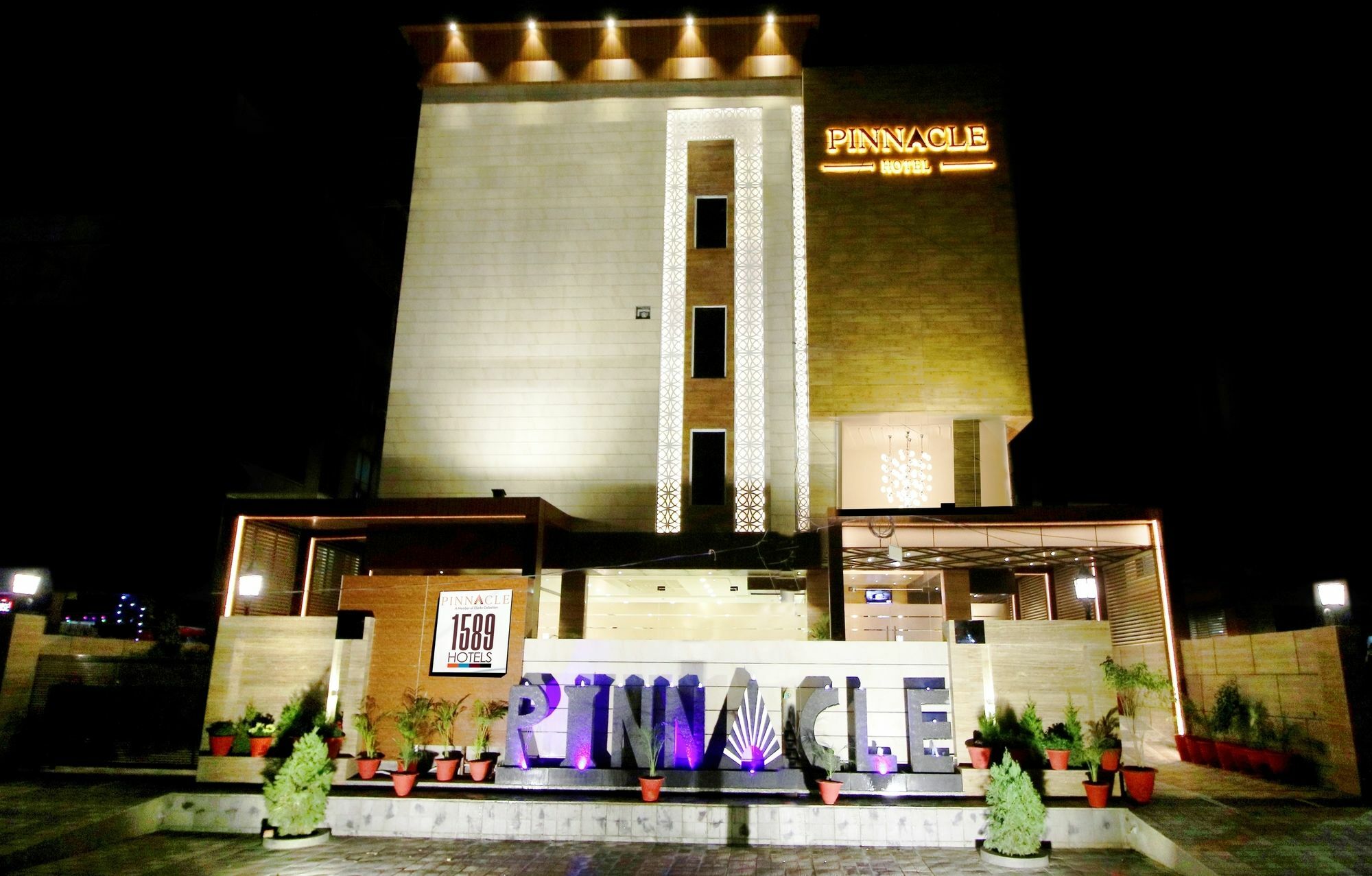 Pinnacle By Click Hotels, Lucknow Esterno foto